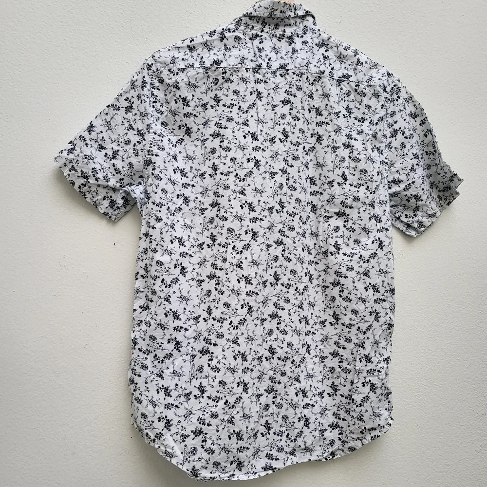 Floral Short sleeve button up Men's Medium stretchy soft 100% cotton